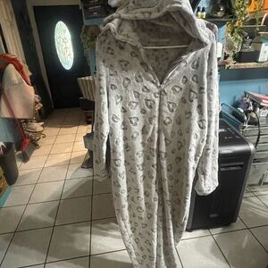 Cozy Gray Leopard Print Hooded Robe